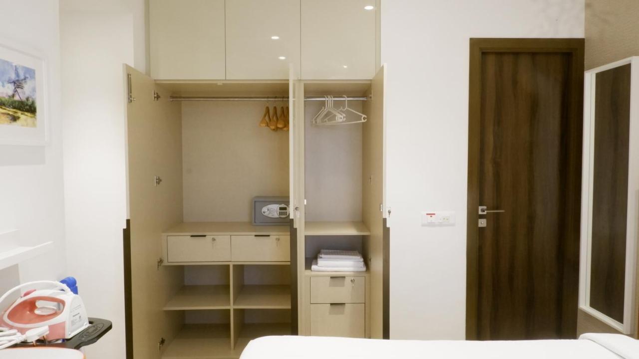 Relohomes Serviced Apartment Mumbai Exteriör bild