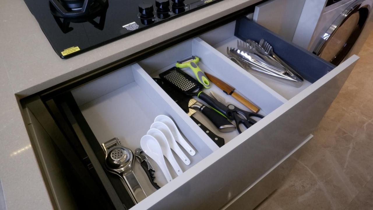 Relohomes Serviced Apartment Mumbai Exteriör bild