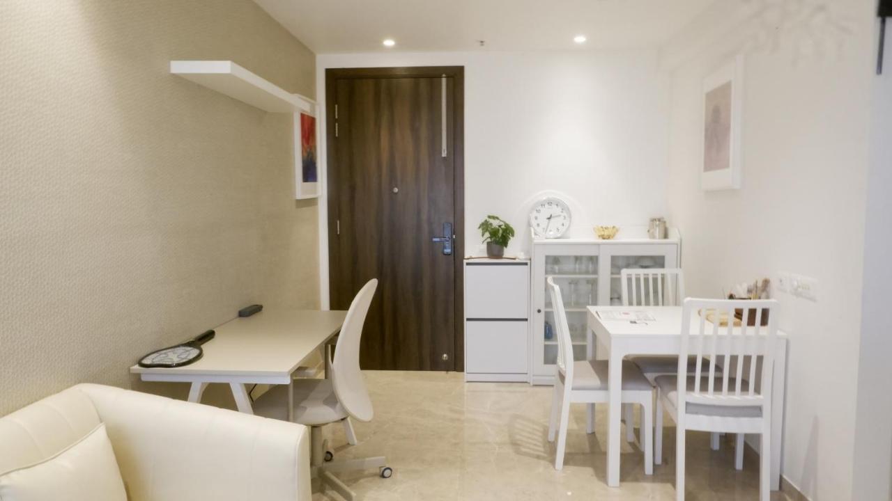 Relohomes Serviced Apartment Mumbai Exteriör bild