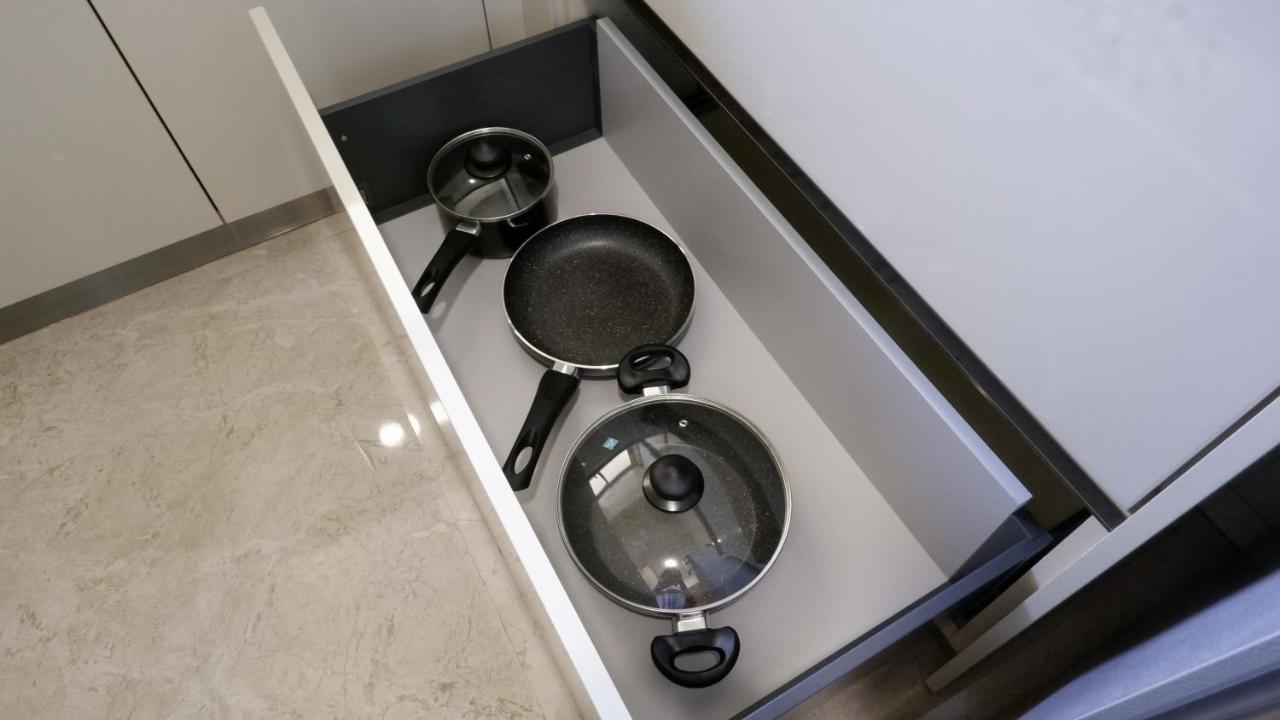 Relohomes Serviced Apartment Mumbai Exteriör bild
