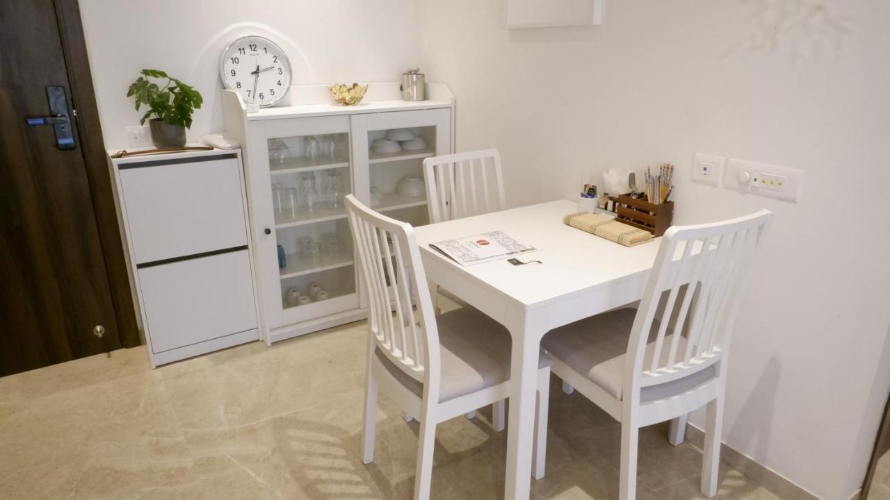 Relohomes Serviced Apartment Mumbai Exteriör bild