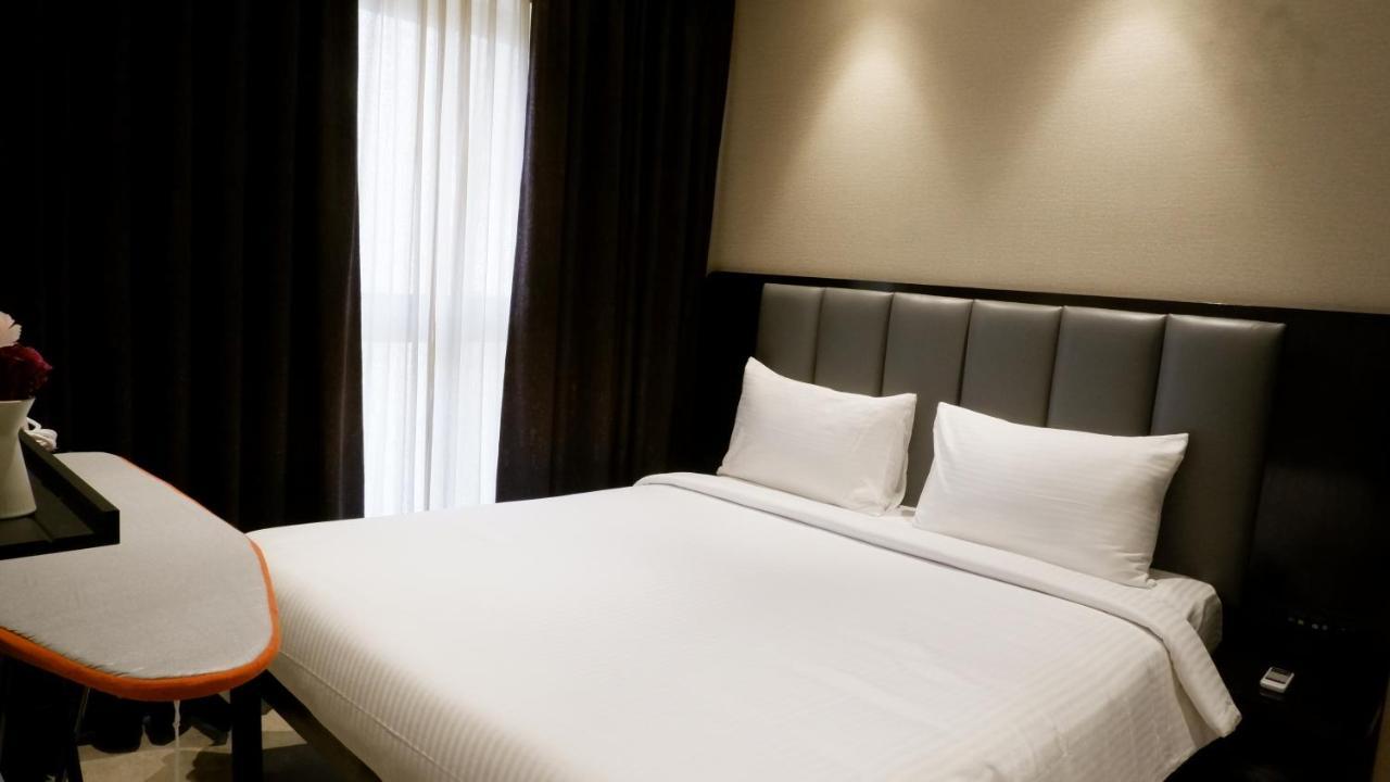 Relohomes Serviced Apartment Mumbai Exteriör bild