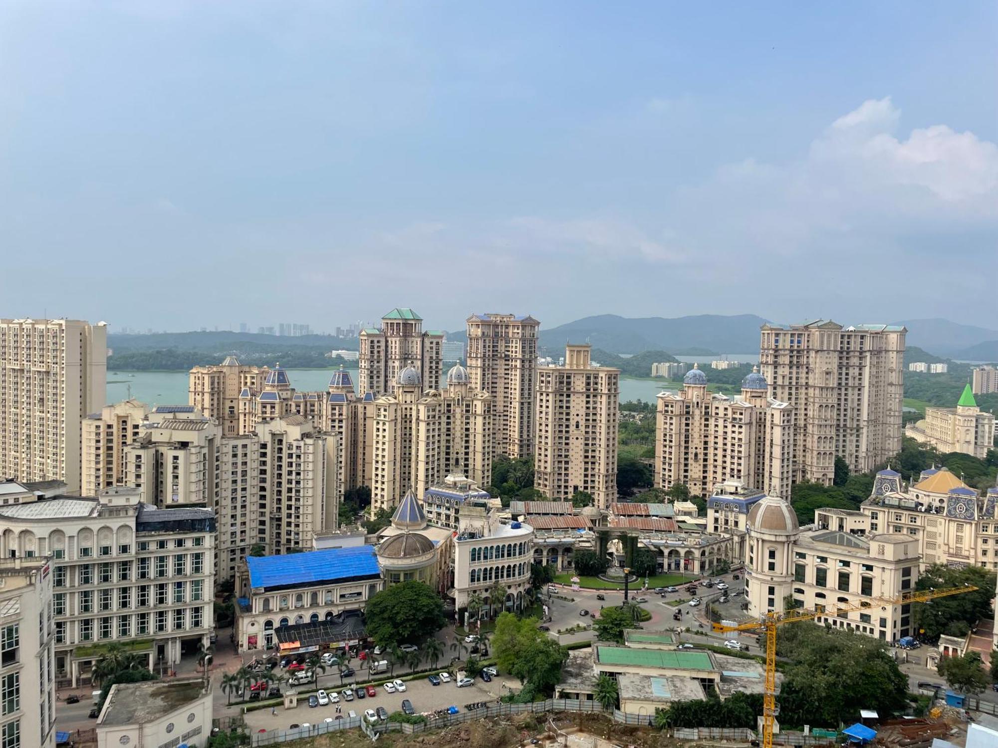 Relohomes Serviced Apartment Mumbai Exteriör bild